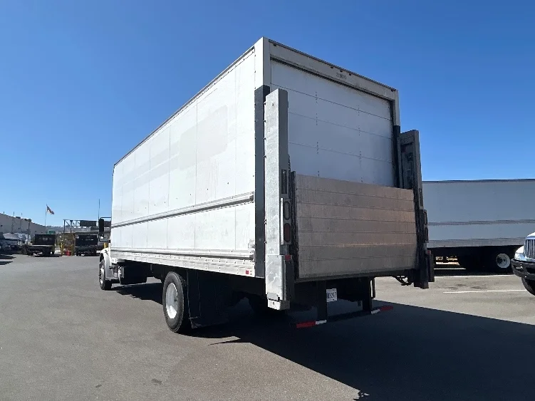 2019 Freightliner eM2 in Torrance, CA — photo 6
