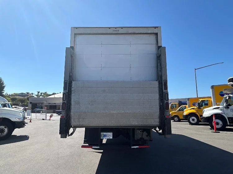 2019 Freightliner eM2 in Torrance, CA — photo 7