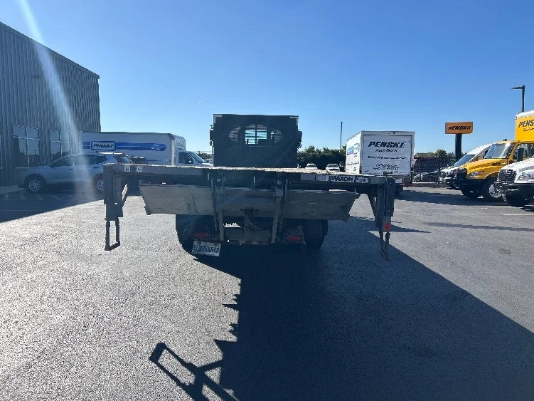 2019 Hino 268 in Portland, OR — photo 7
