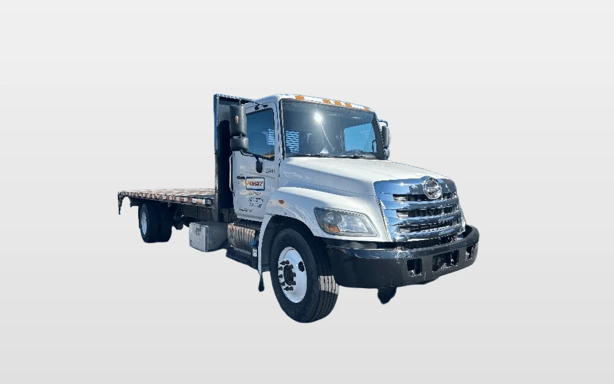 2019 Hino 268 - image 1