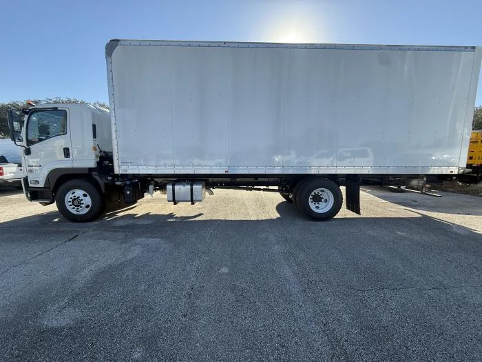 2025 Isuzu FTR - image 2