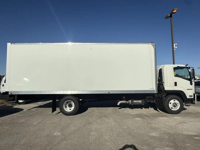 2025 Isuzu FTR - image 6