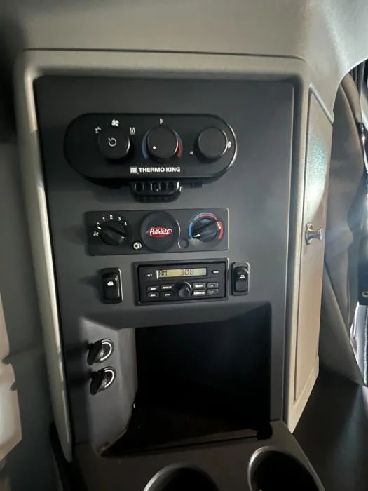 2022 Peterbilt 579 - image 18