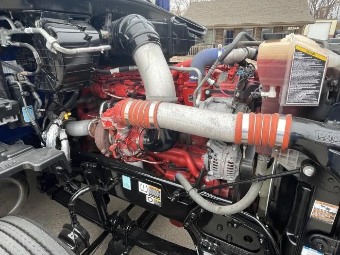 2022 Peterbilt 579 - image 11