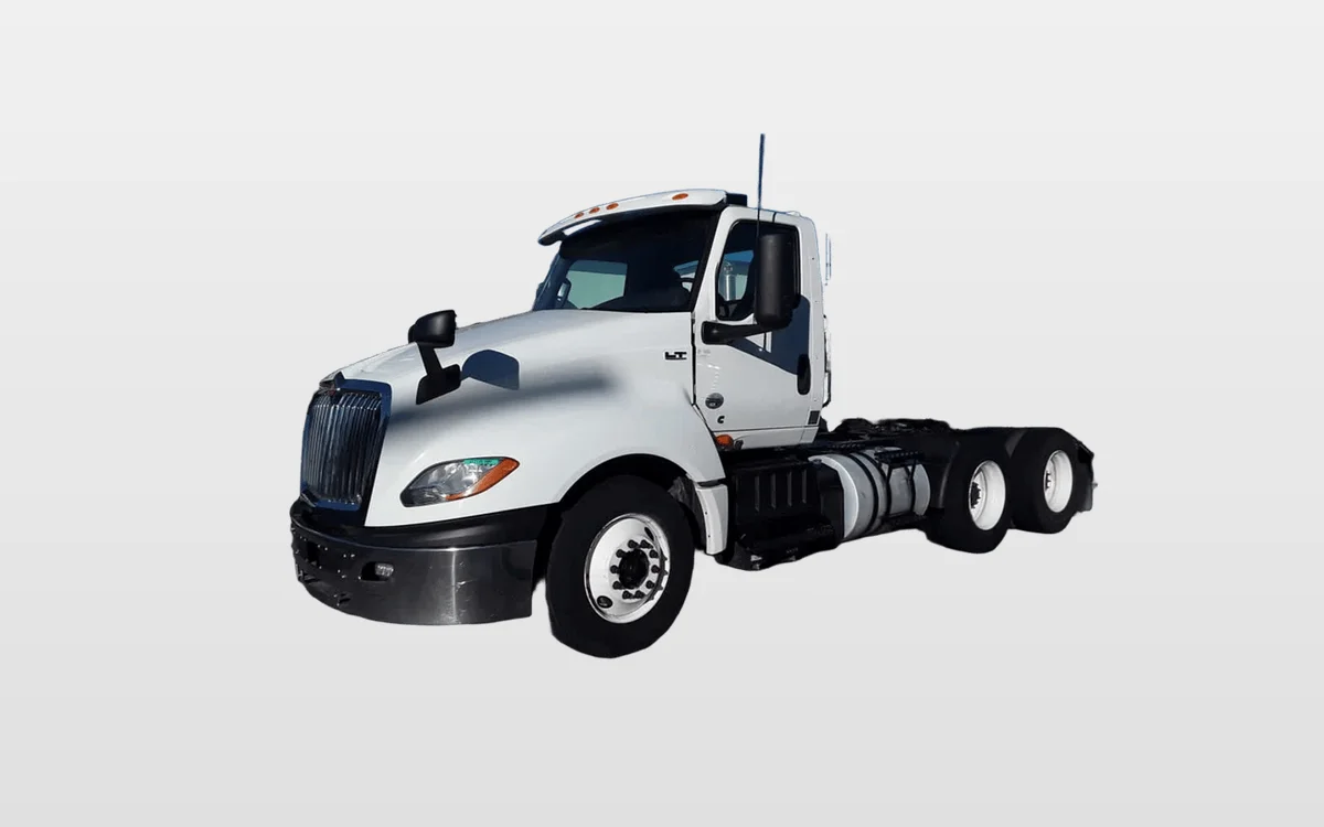 2019 International LT - image 1