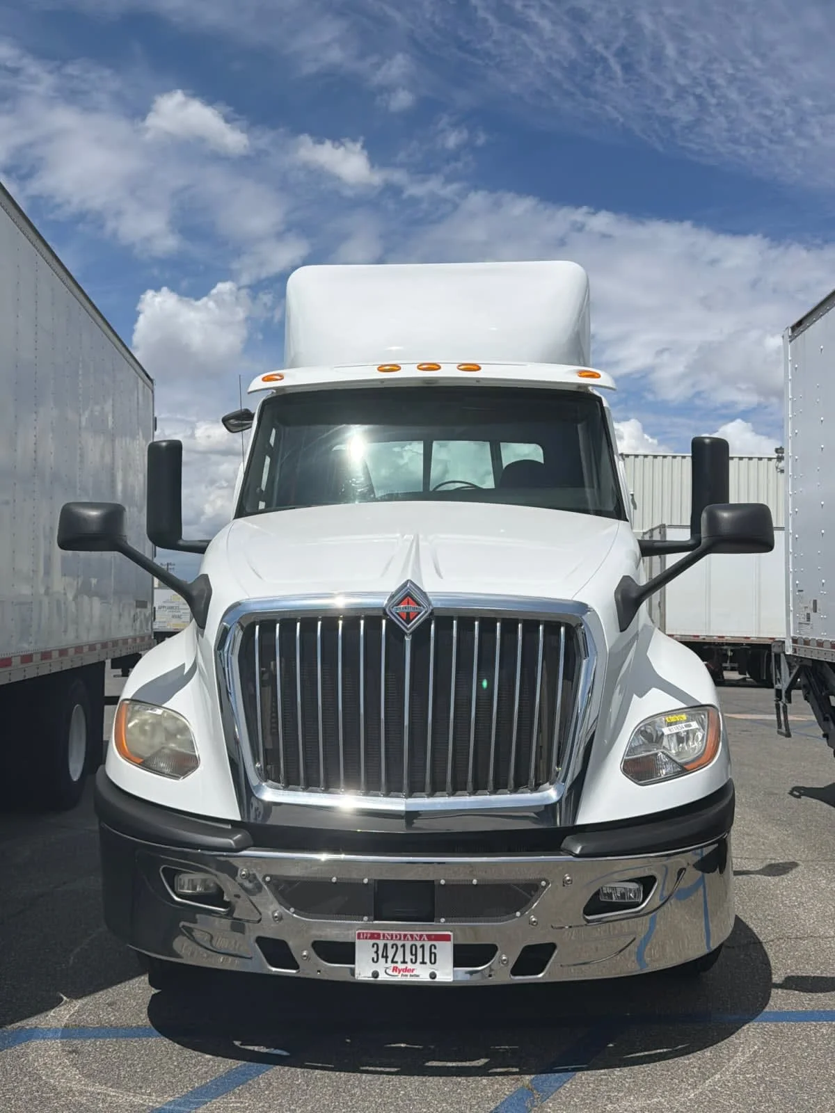 2019 International LT in Pomona, CA — photo 2