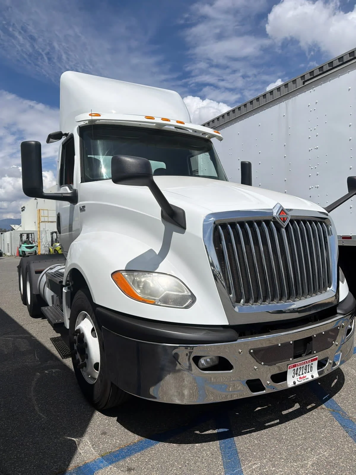 2019 International LT in Pomona, CA — photo 3
