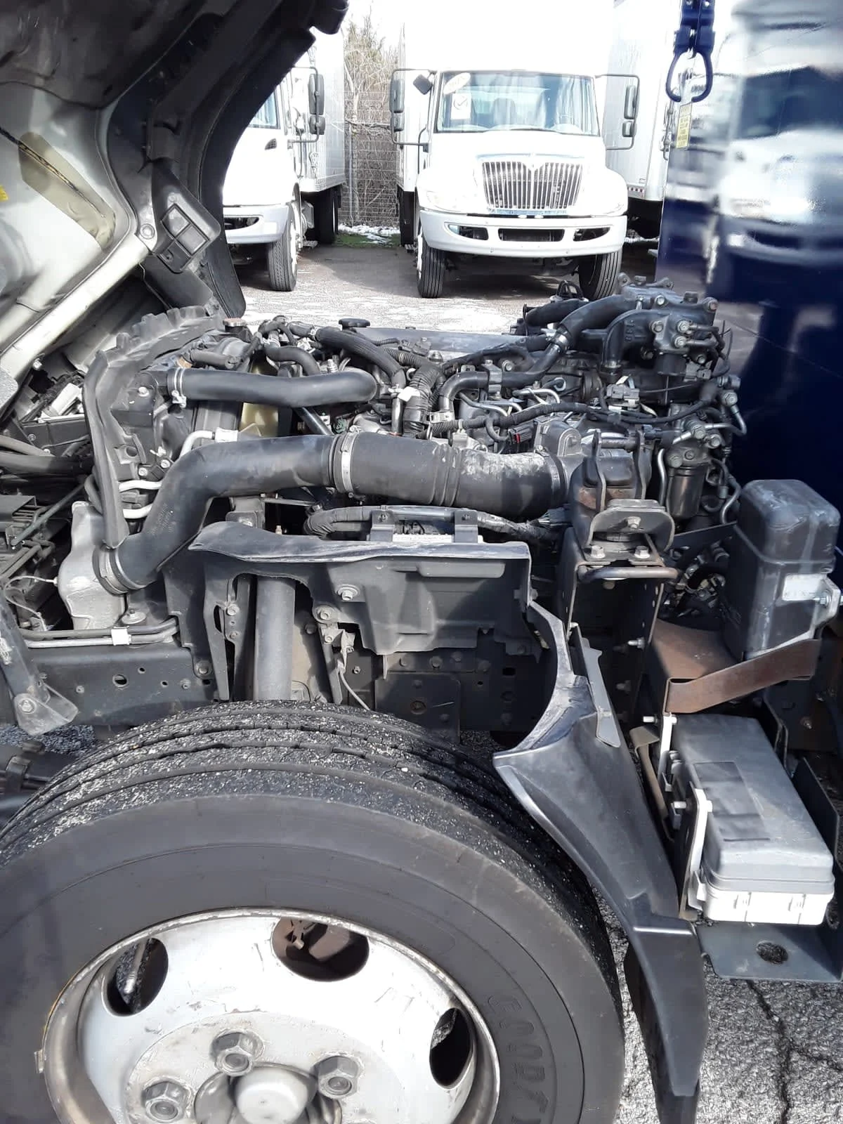 2018 Isuzu NRR in La Vergne, TN — photo 9