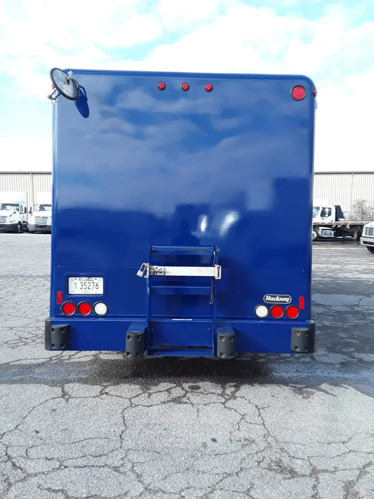 2018 Isuzu NRR in La Vergne, TN — photo 5