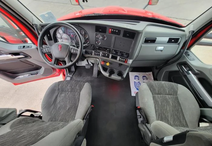 2021 Kenworth T680 - image 15