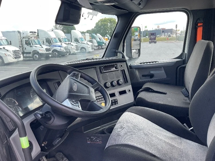 2022 Freightliner Cascadia in Harrisburg, PA — photo 10