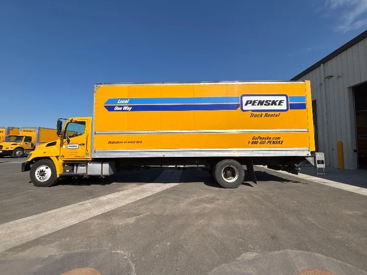 2020 Hino 338 - image 4