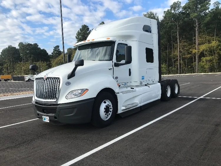 2022 International LT in Shreveport, LA — photo 3