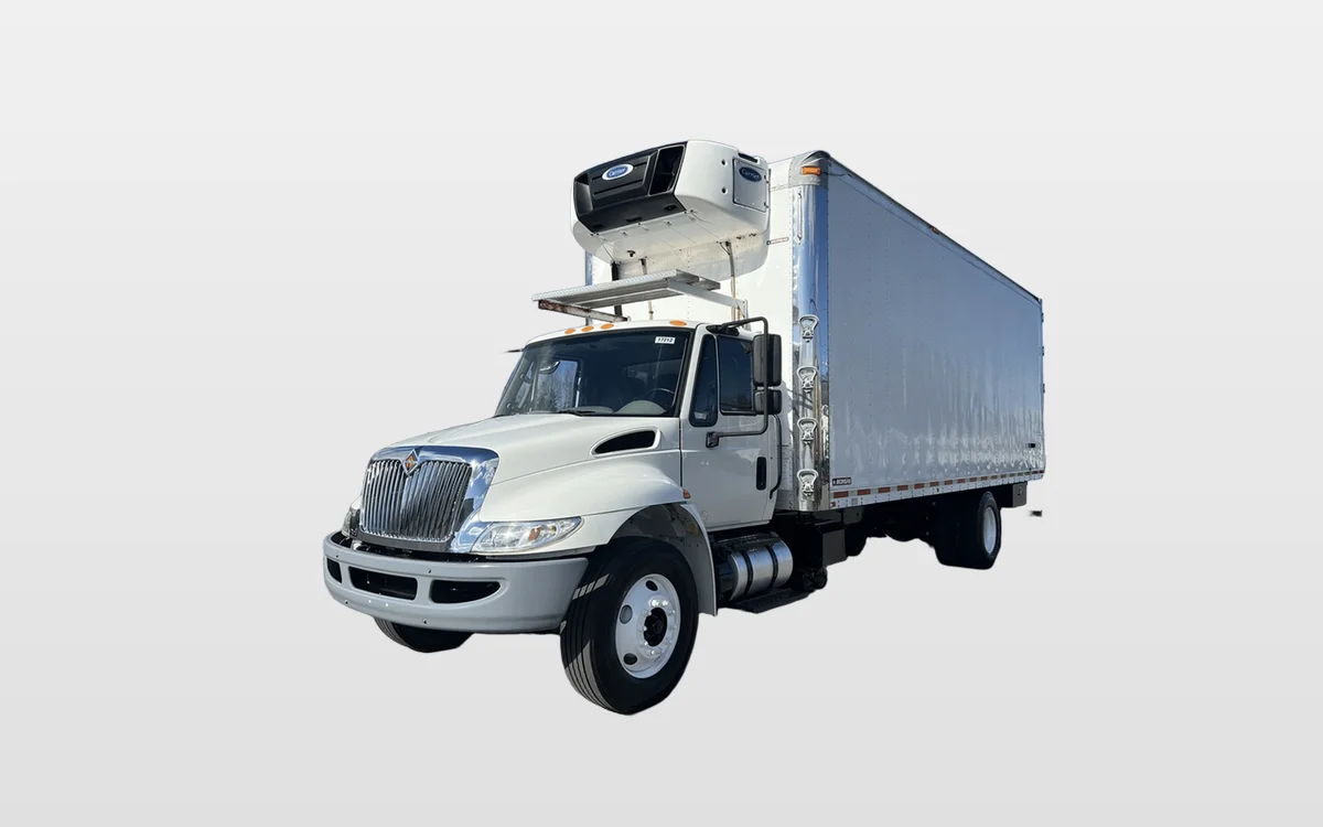 2017 International 4300 - image 1