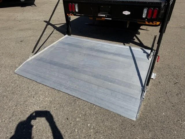 2023 Isuzu NRR - image 13