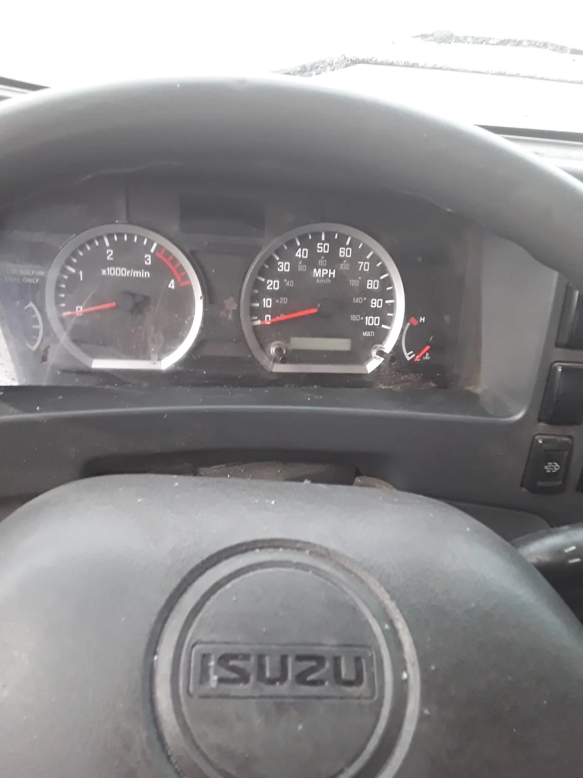 2015 Isuzu NPR - image 11