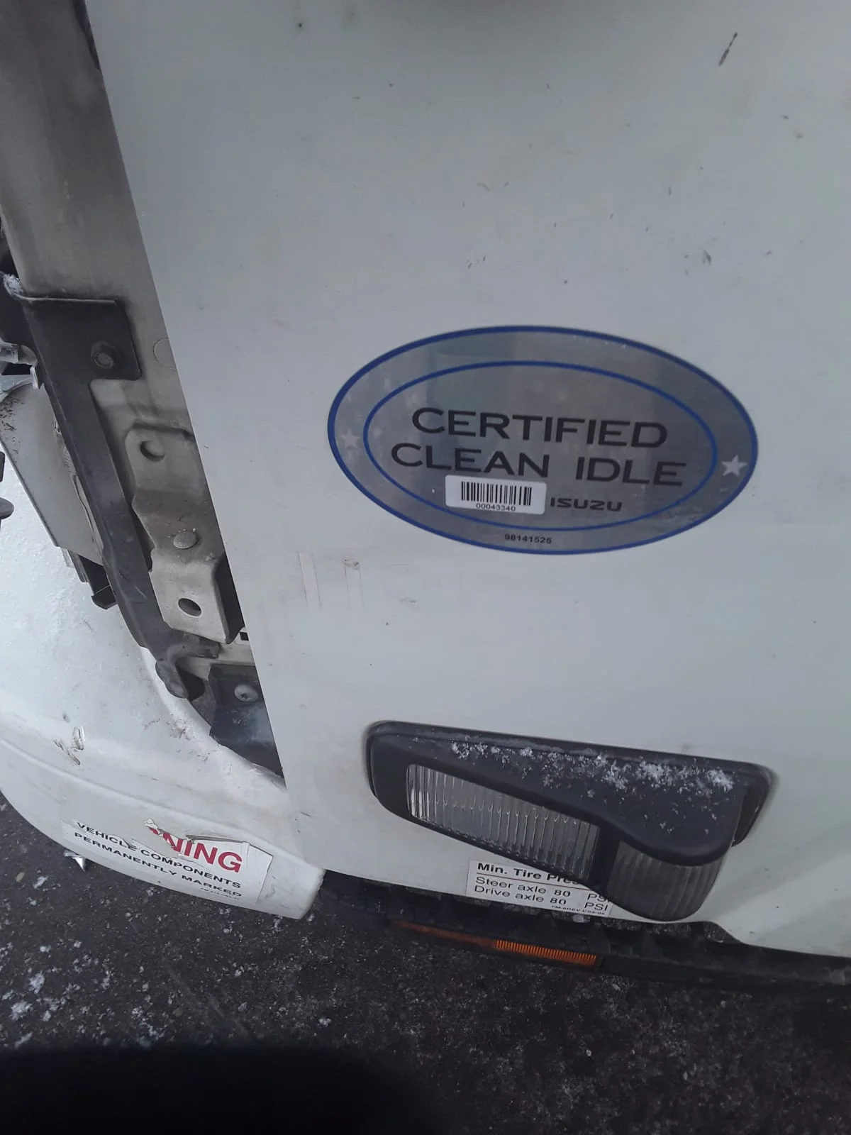 2015 Isuzu NPR - image 10