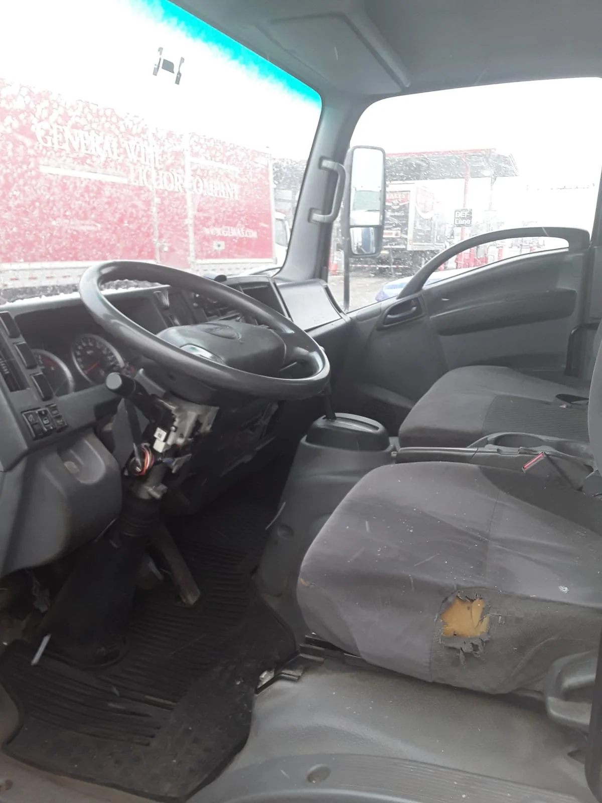 2015 Isuzu NPR - image 7