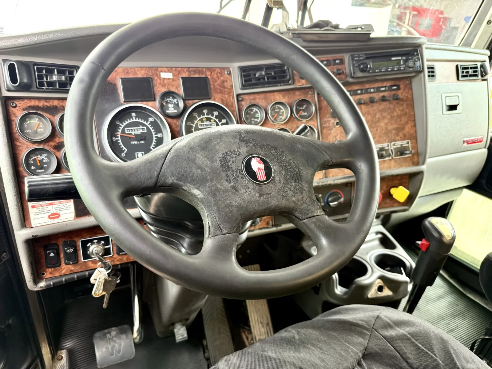 2005 Kenworth T800 in New Lenox, IL — photo 15