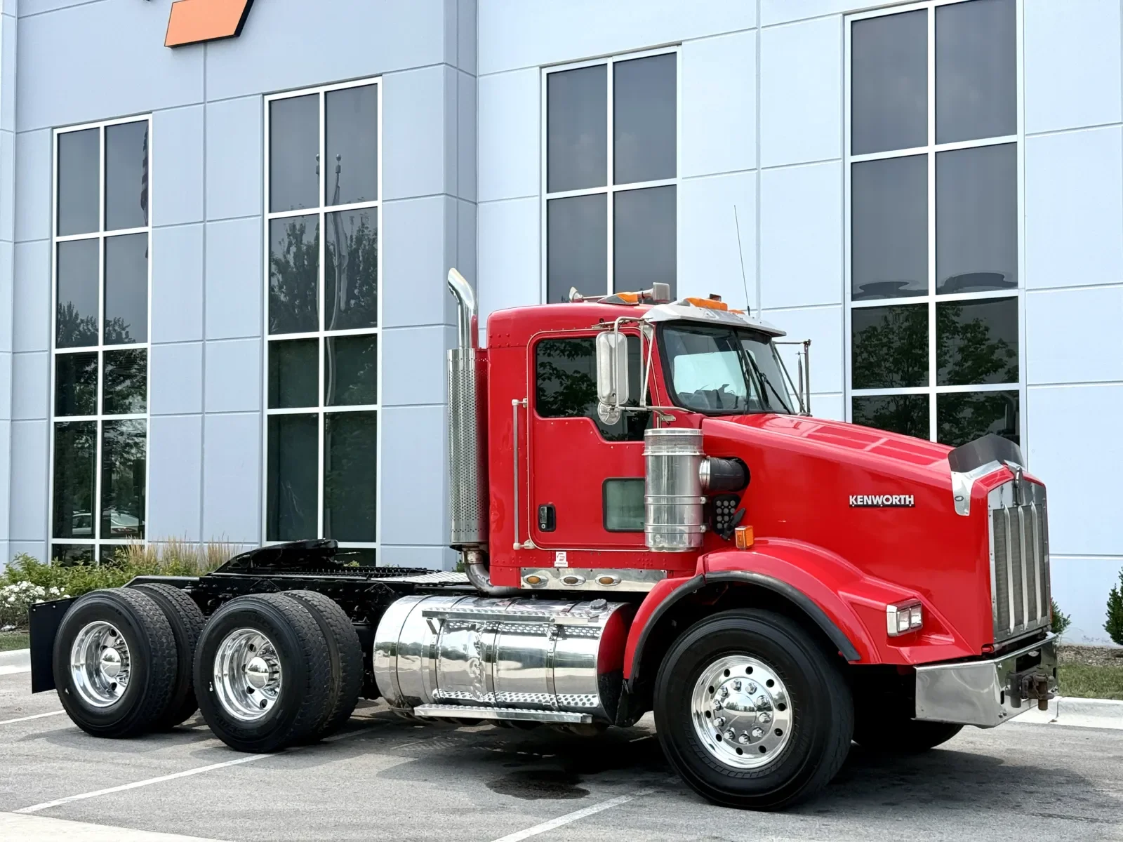 2005 Kenworth T800 in New Lenox, IL — photo 2