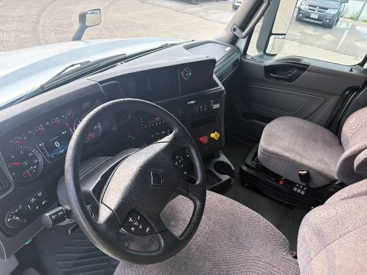 2022 International LT in Sturtevant, WI — photo 10