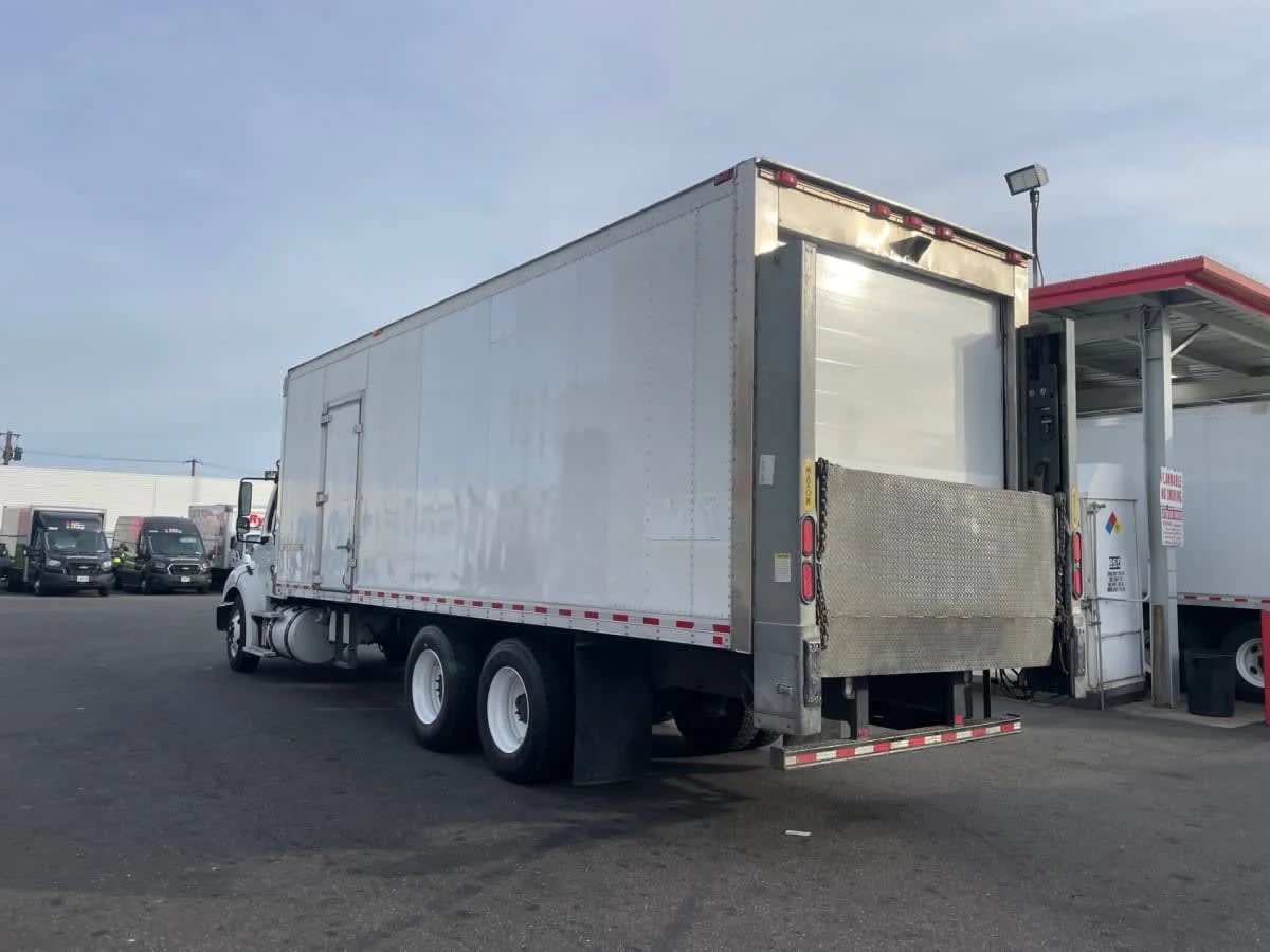 2019 Freightliner M2 112 - image 6