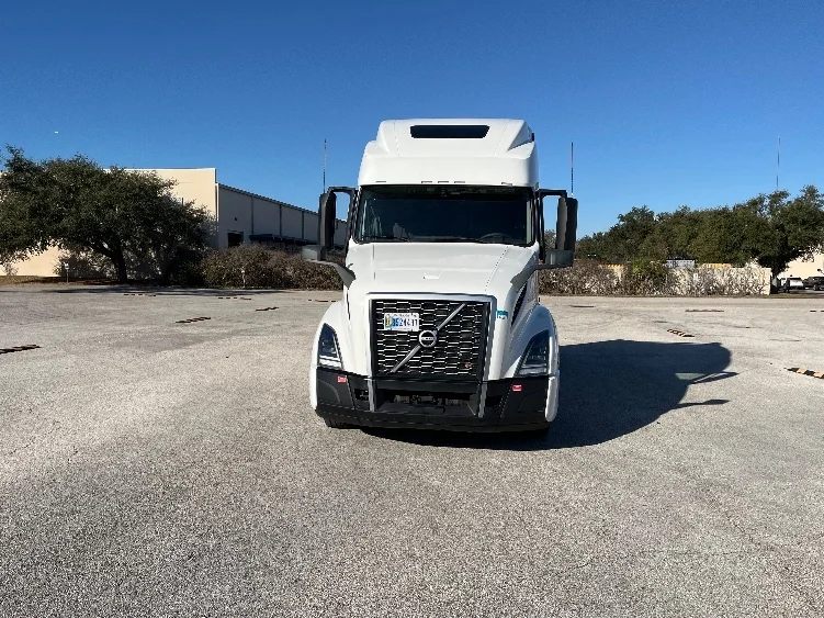 2024 Volvo in Tampa, FL — photo 2