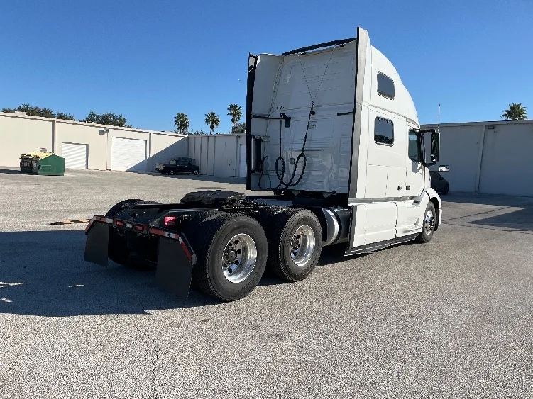 2024 Volvo in Tampa, FL — photo 7