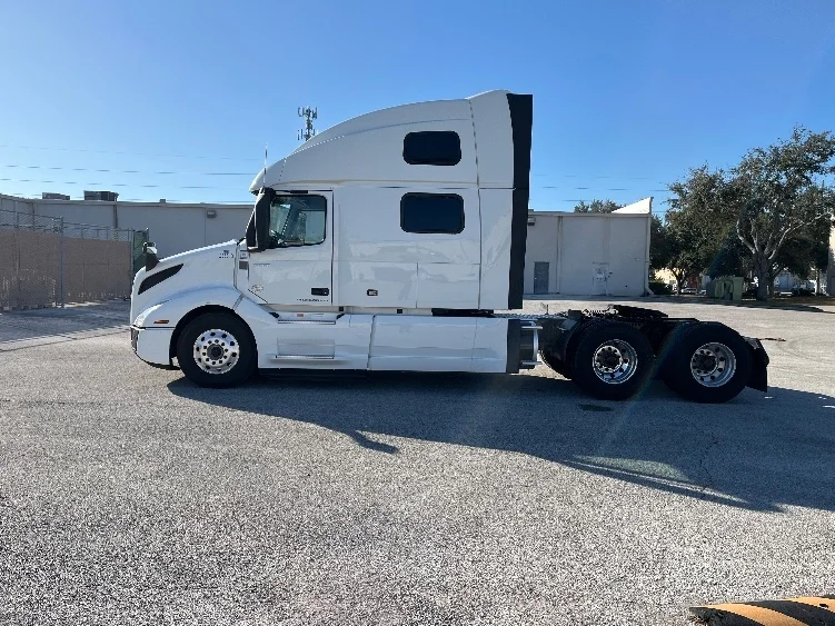 2024 Volvo in Tampa, FL — photo 4