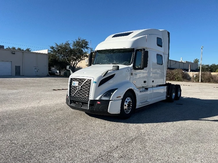 2024 Volvo in Tampa, FL — photo 3
