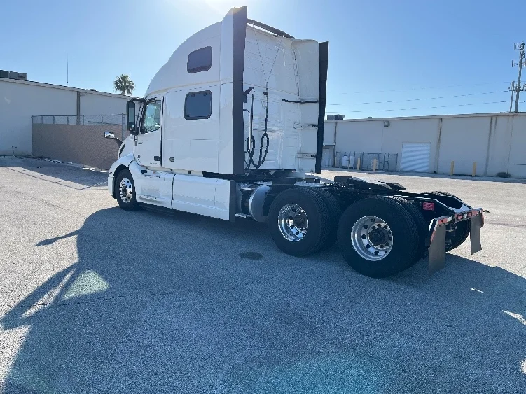 2024 Volvo in Tampa, FL — photo 5