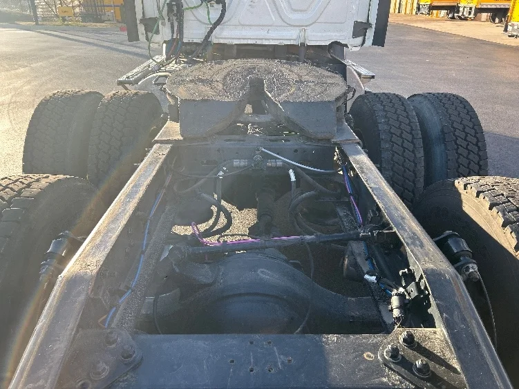 2022 Freightliner Cascadia in Lowell, AR — photo 6