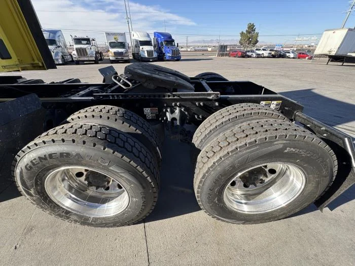 2021 Peterbilt 579 in El Paso, TX — photo 11