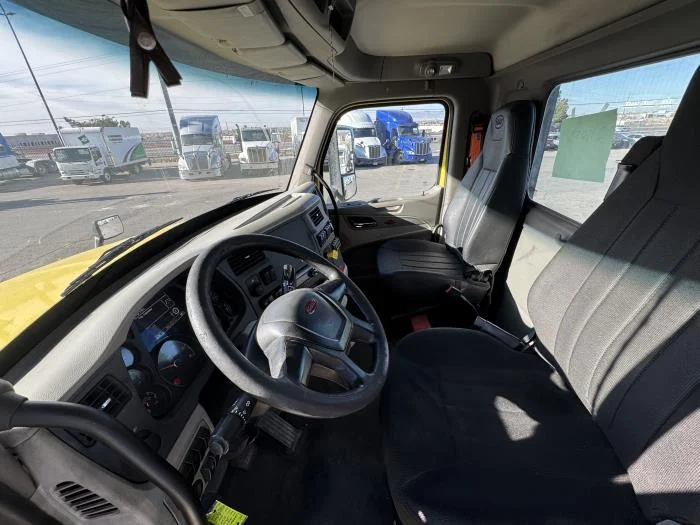 2021 Peterbilt 579 in El Paso, TX — photo 12