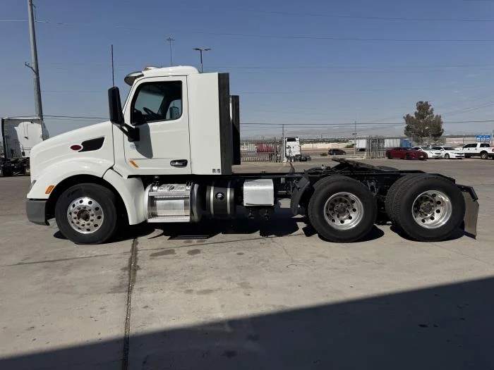 2021 Peterbilt 579 in El Paso, TX — photo 9