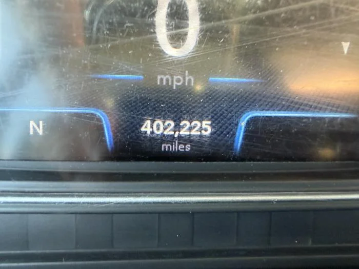 2021 International LT - image 20