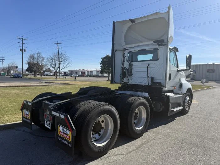 2021 International LT - image 6