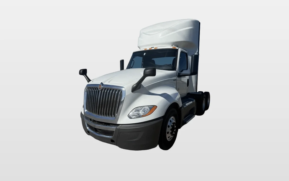 2021 International LT - image 1