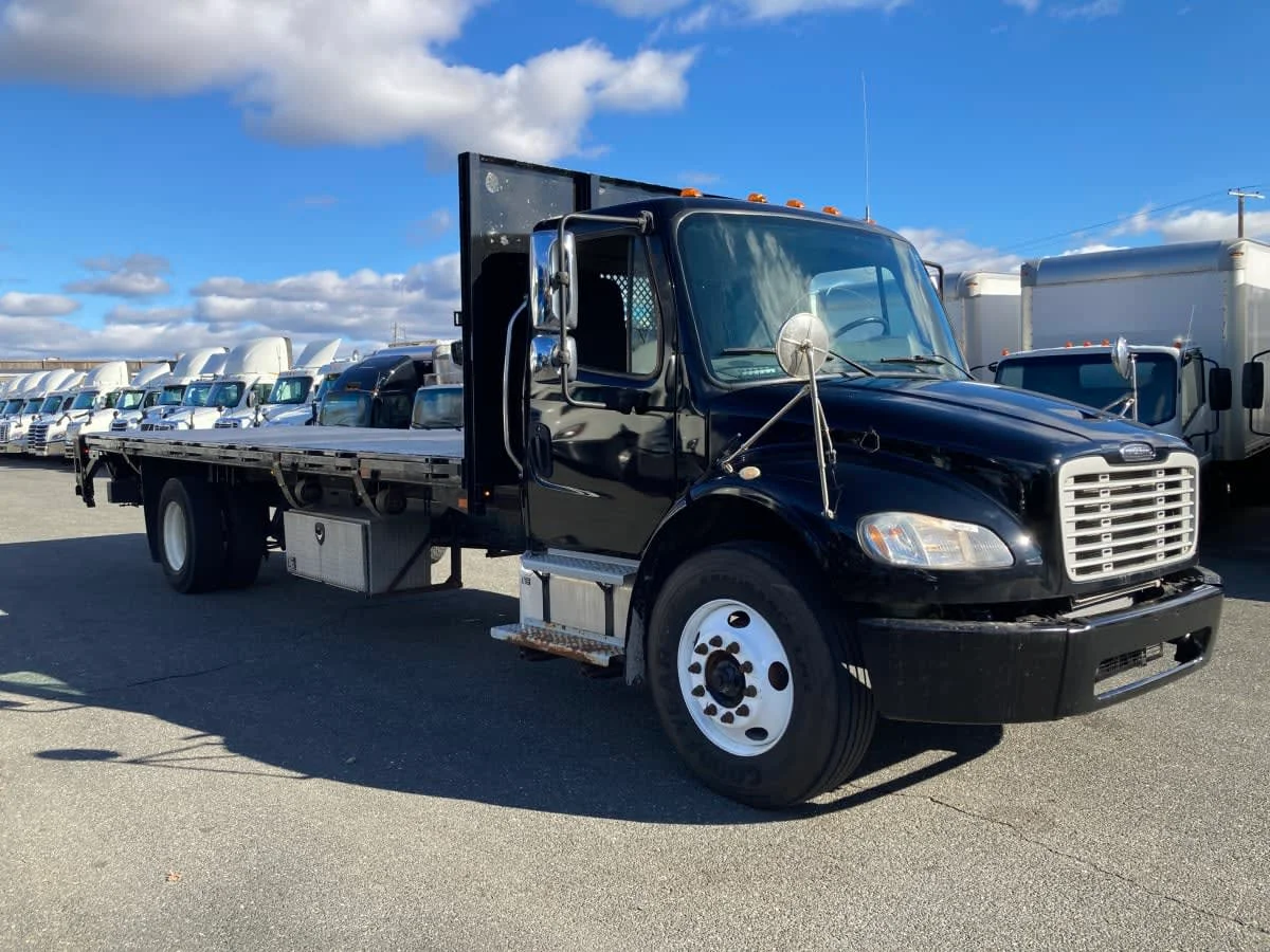 2018 Freightliner M2 106 in Springfield, MA — photo 3
