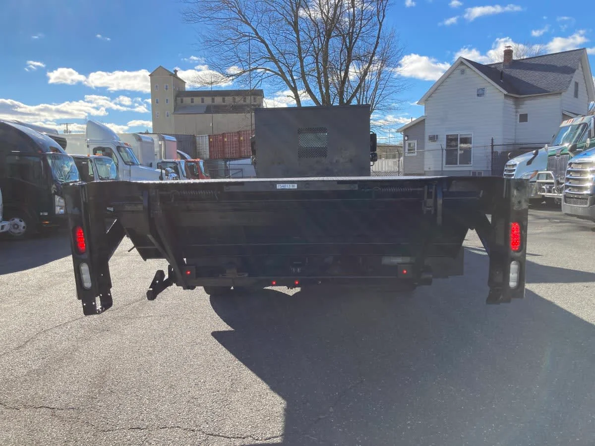 2018 Freightliner M2 106 in Springfield, MA — photo 5