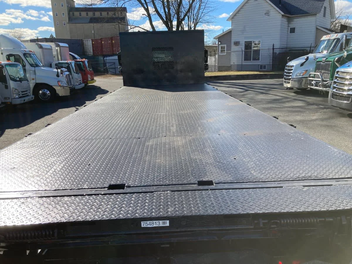 2018 Freightliner M2 106 in Springfield, MA — photo 7