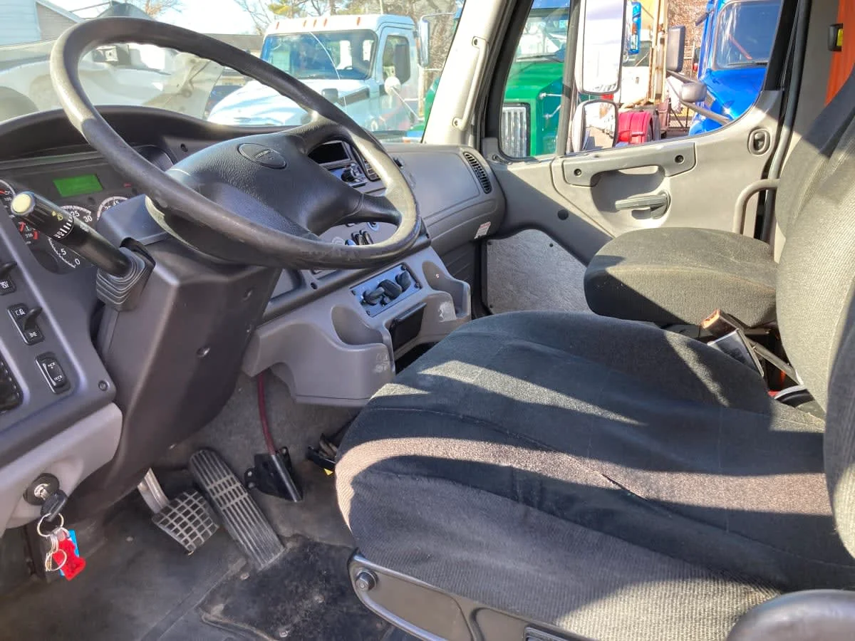 2018 Freightliner M2 106 in Springfield, MA — photo 11