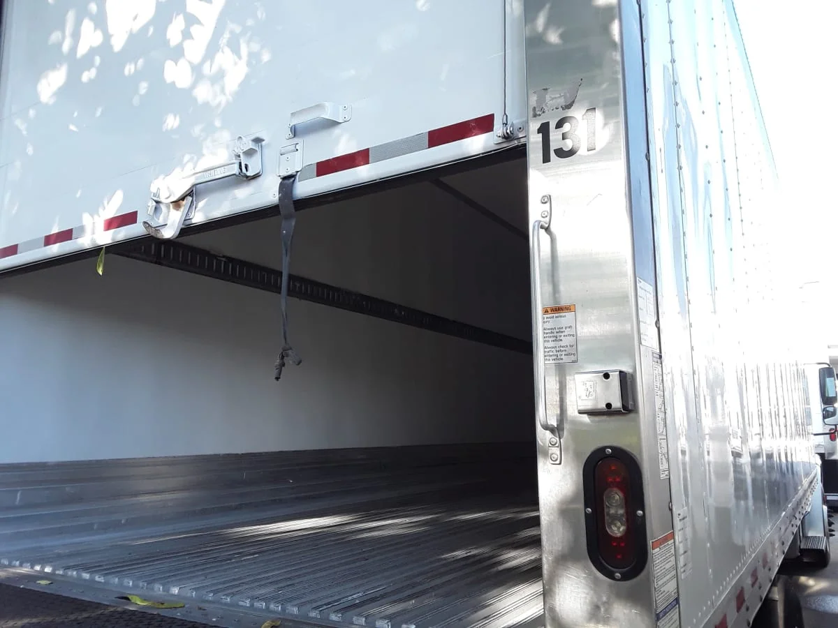 2017 Freightliner M2 106 - image 4