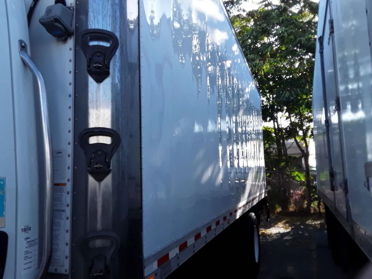 2017 Freightliner M2 106 - image 6