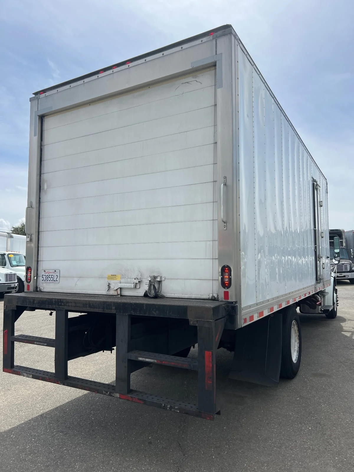 2019 Freightliner M2 106 - image 4