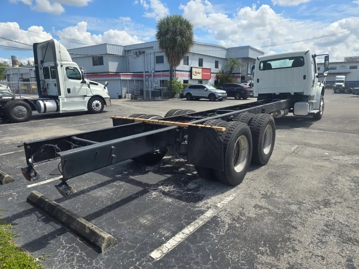 2020 Freightliner M2 106 in Tampa, FL — photo 6
