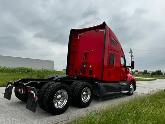 2022 Kenworth T680 in Joplin, MO — photo 3