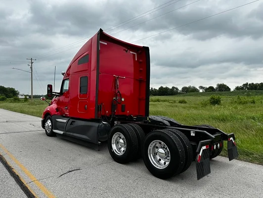 2022 Kenworth T680 in Joplin, MO — photo 4
