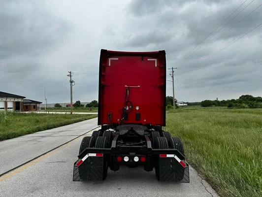 2022 Kenworth T680 in Joplin, MO — photo 9