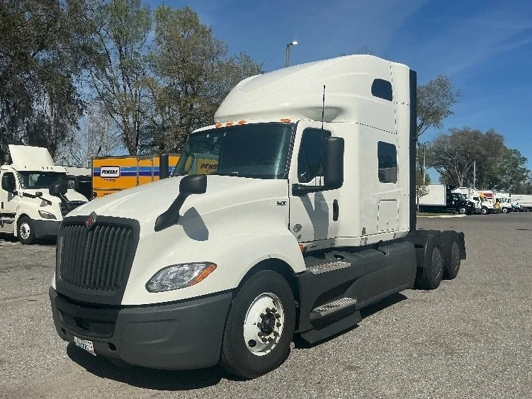 2023 International LT in Pensacola, FL — photo 3